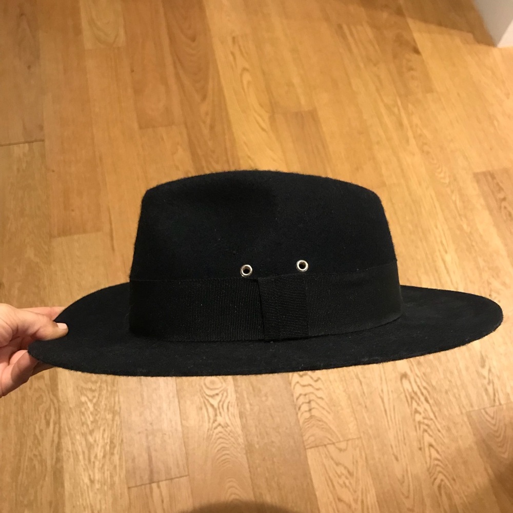 Henrik Vibskov navy blue hat